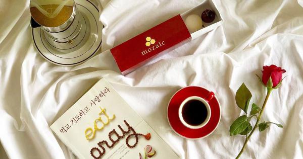 Josefinas Book Club Eat Pray Love