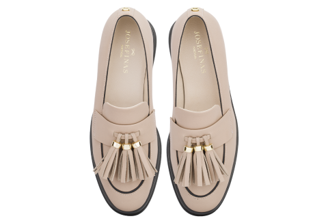 Josefinas Confidence Rose Tassel