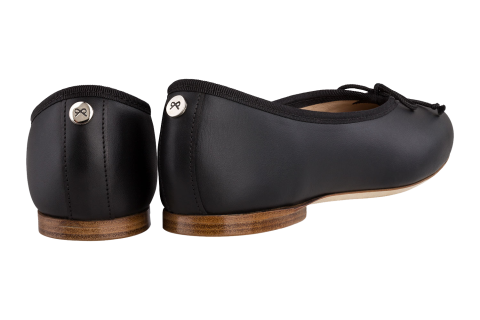 Josefinas Misty Black