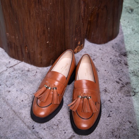 Josefinas Confidence Brown Tassel