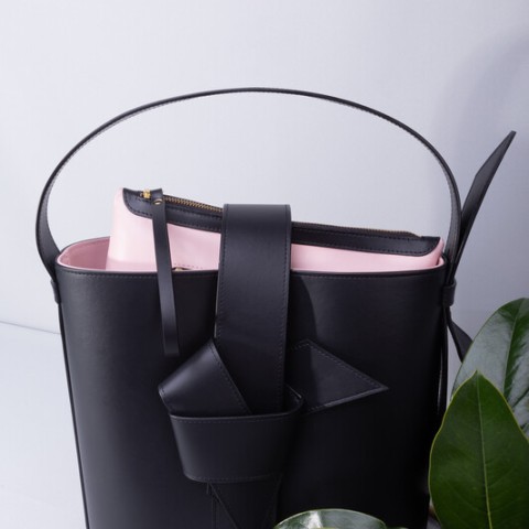 Josefinas Daily Pouch Black