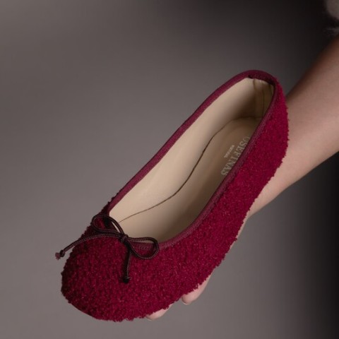 Josefinas Fluffy Burgundy