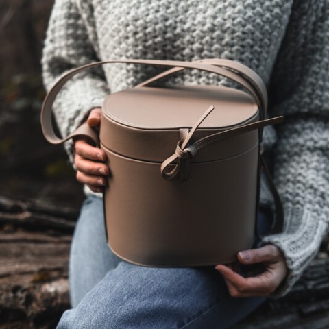  Josefinas Power Lunch Beige