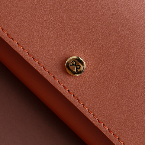 Josefinas The Long Wallet Explorer 