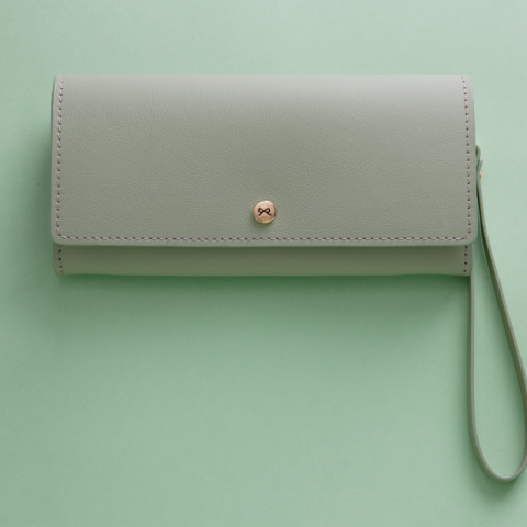 Josefinas The Long Wallet Hiker 