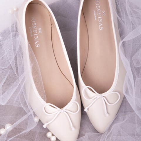 Josefinas Tiptoe White