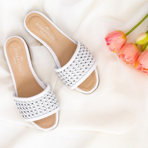 Josefinas Slide Nina White